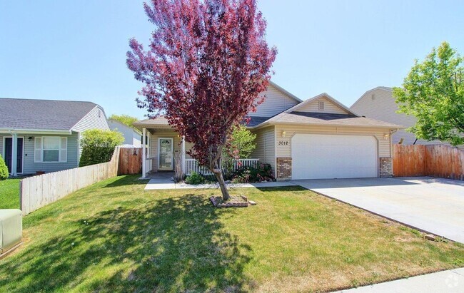 Building Photo - Immaculate Single-Level Home