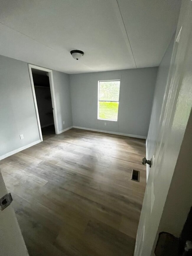 Photo - SPACIOUS 3BR/2BA Bushnell Home NO APPLICAT...