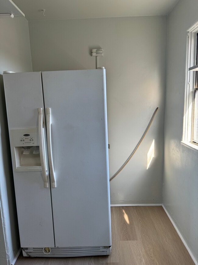 Photo - 5943 Primrose Ave