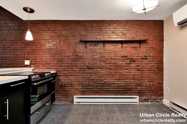 Photo - 385 Meridian St Unit 1