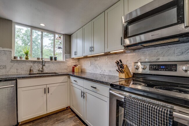Photo - Beautiful 5 bed, 3 Bath House in Central Fort Collins!