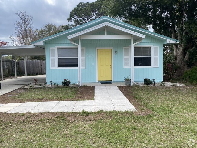 Building Photo - 2642 Chester Ave Rental