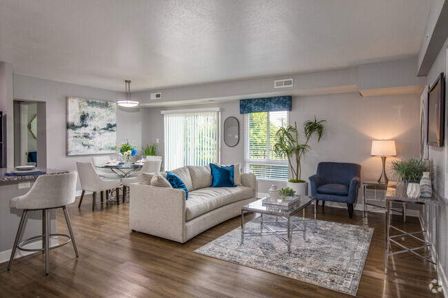 Interior Photo - Verona at Naylor Metro Rental