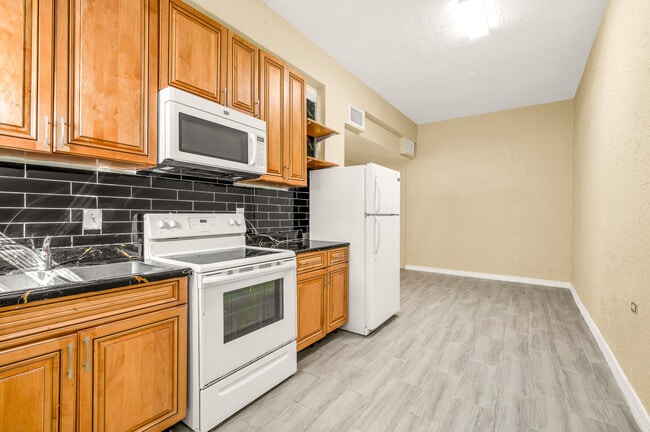 Photo - 751 NW 2nd St