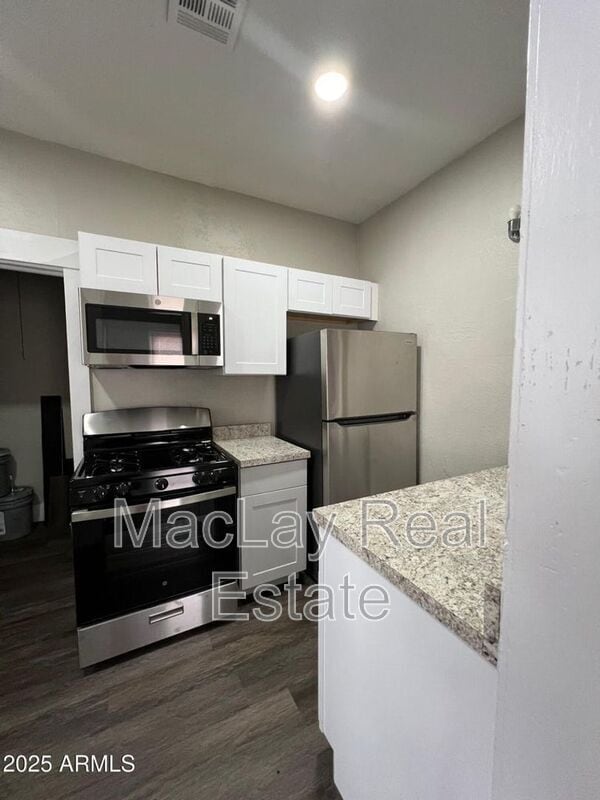 Photo - 2032 W Adams St