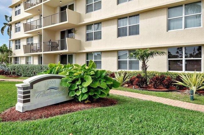 Photo - 1009 N Ocean Blvd Unidad 509