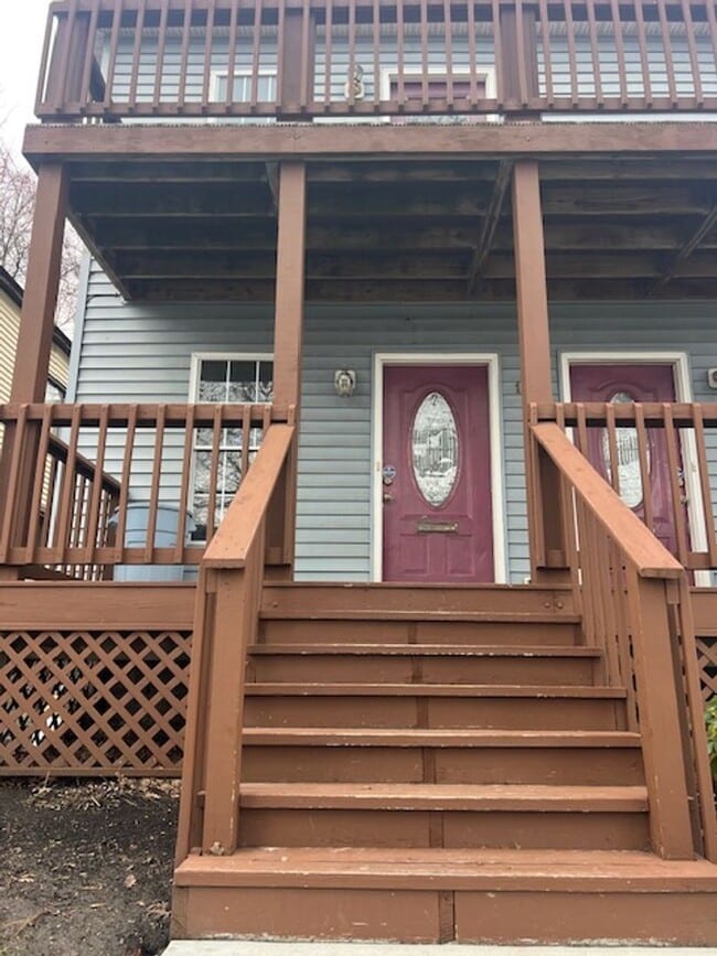 Building Photo - 106 Parade St Unit 1