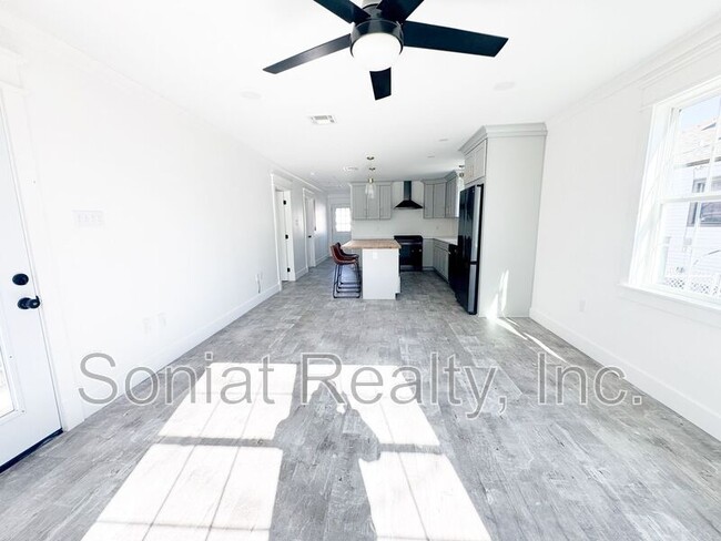 Photo - 233-235 Jefferson Heights Ave