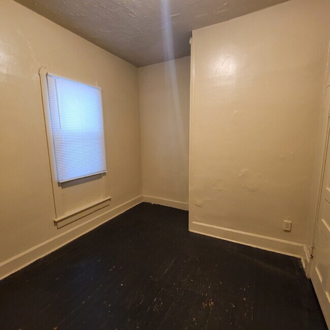 Photo - Quick Commute Downtown!