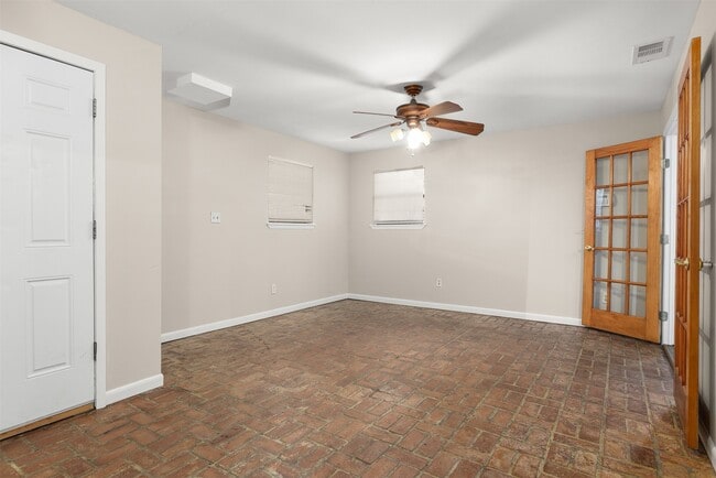 Photo - 2021 14th Ave N