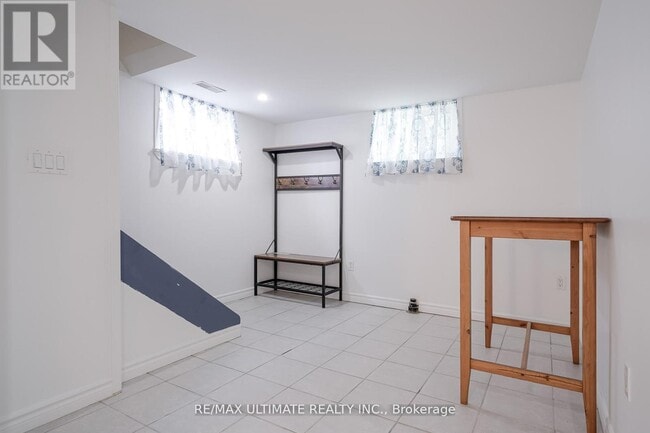 Photo - 70 Bexhill Ave