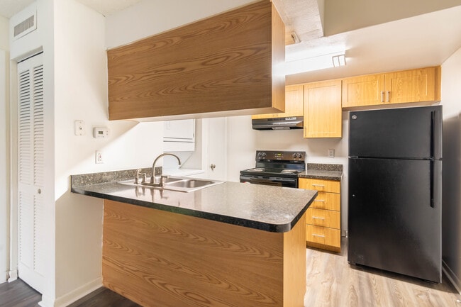 Photo - Brookside Manor Apartments