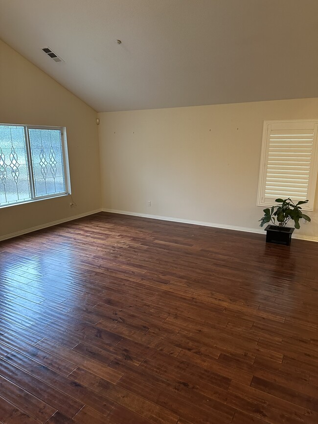 Photo - 16275 Summerset Street