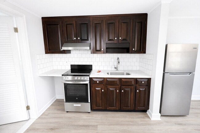 Photo - 92 Elm St Unit 1