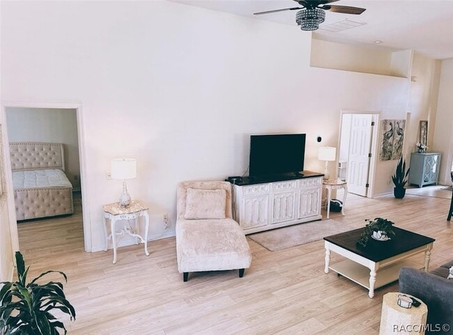 1281 W Diamond Shore Loop