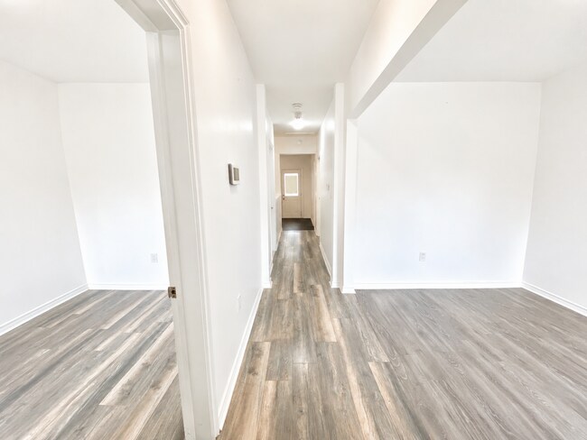 Photo - 227 Catharine St N