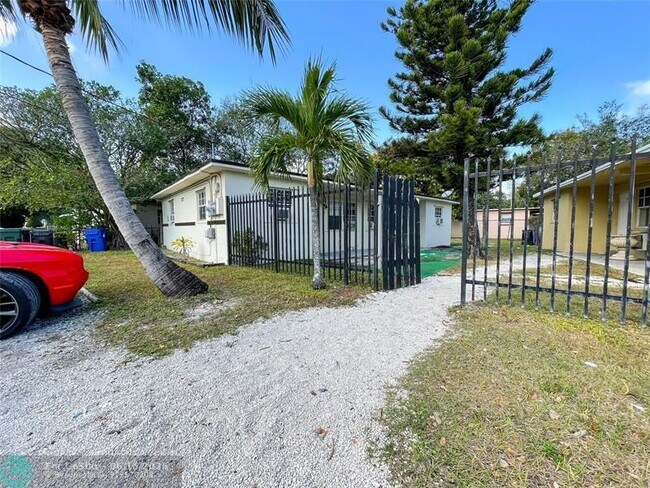 Photo - 1717 NW 8th Pl Apartamento Unidad 2