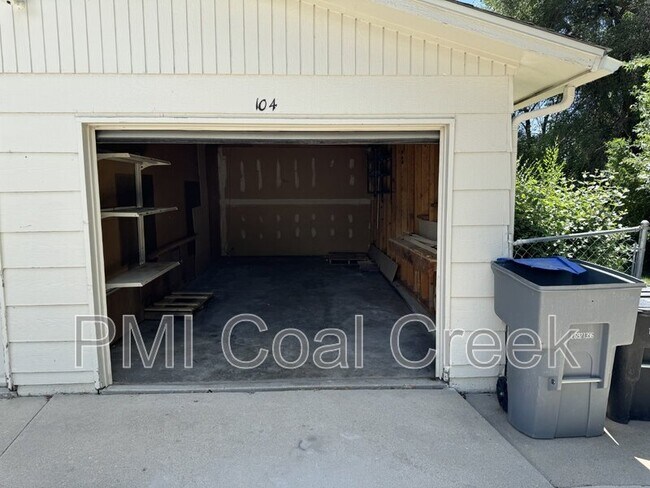 Photo - 104 Judson St