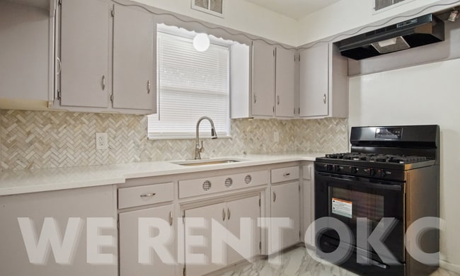 Photo - 132 W Jarman Dr