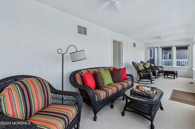 Photo - 556 Riverside Dr