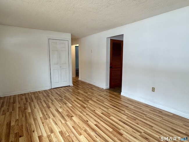 Photo - 12 Nutmeg Dr