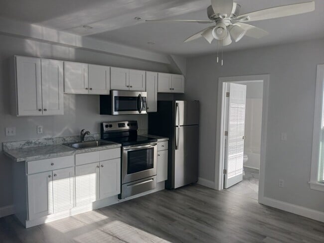 Building Photo - 11 S Park Ave Unit 3