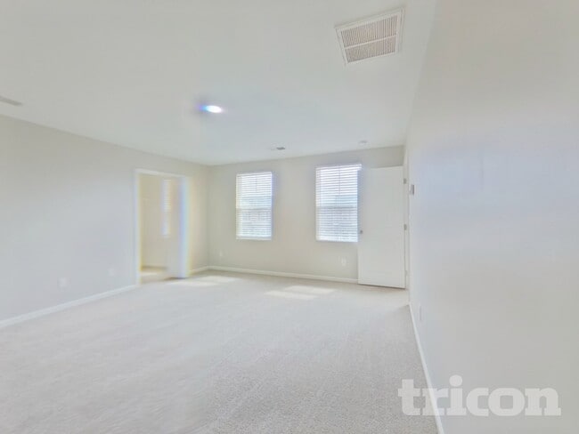 Photo - 656 McCormick Ln