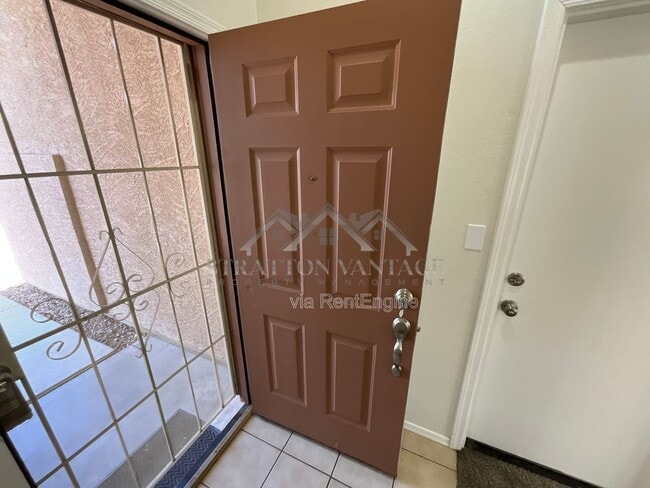 Photo - 3521 E Juanita Ave