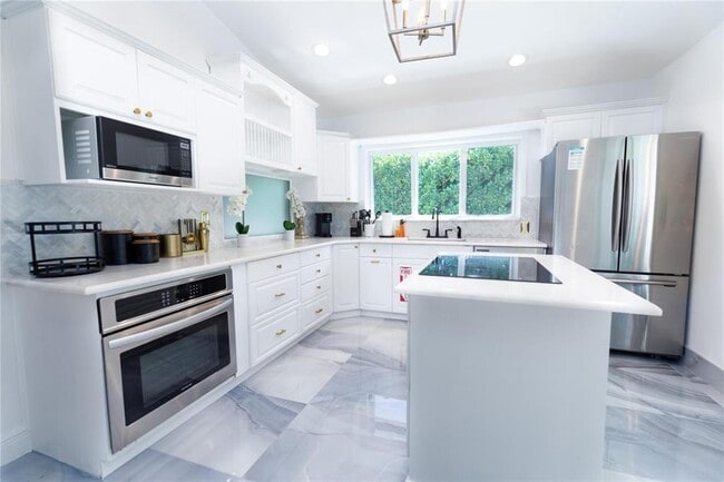 Photo - 222 N Tradewinds Ave