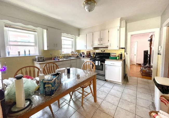 Building Photo - 65 Frederick Ave Rental