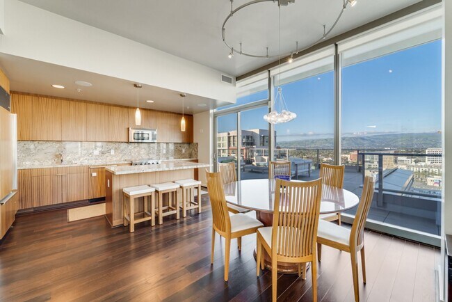 Photo - Gorgeous 3 Bedroom Condo with Huge Outdoor Space at Axis Unit 2023