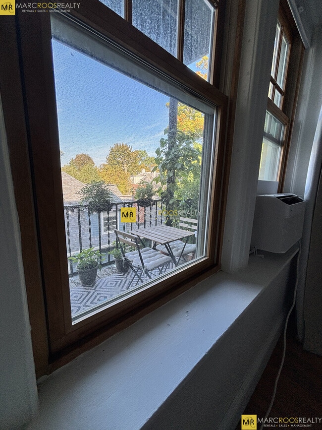 Photo - 52 Strathmore Rd