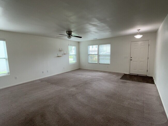 Photo - 114 Rockingham Way