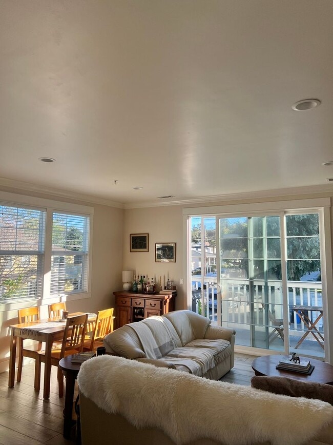 Photo - 399 Foothill Blvd