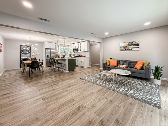 Building Photo - 717 Watson Ave