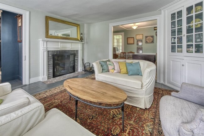 Photo - 790 Oyster Ponds Ln