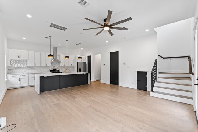 Photo - 4303 Buck St