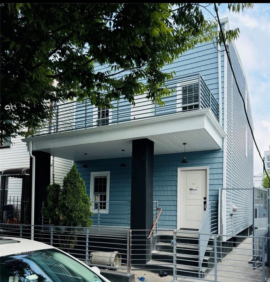 Photo - 401 Linwood St Unit #1