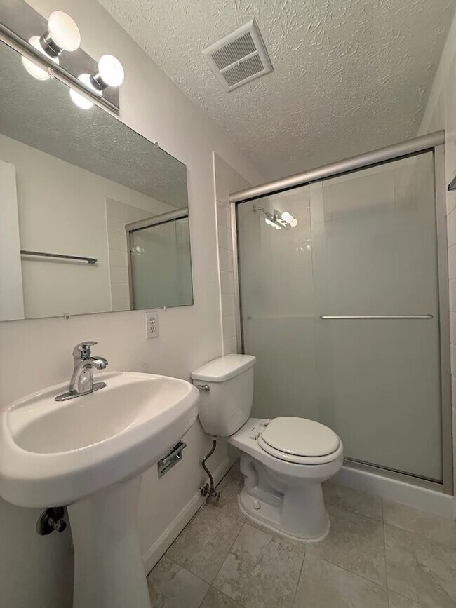 117 Hickory Dr
