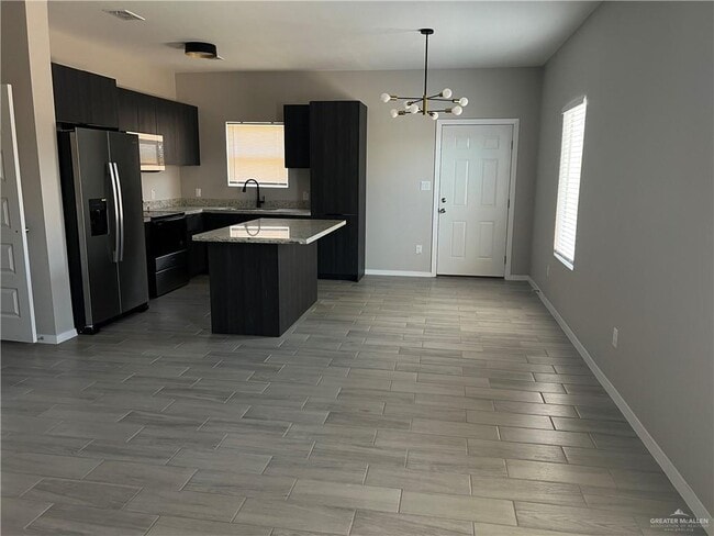 Photo - 11 Avenue Unit 2