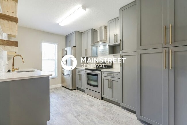 Photo - 3 Bedroom Pet-Friendly Home in SARASOTA, FL with Main Street Renewal