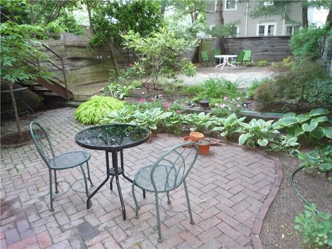 Building Photo - 9 Bowdoin St Unit 1 Rental
