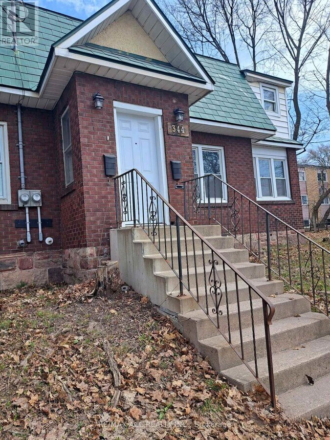 Photo - 344 Wellington St E