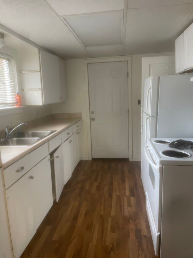 514 W Main St Apartments Unit 3 Elma, WA