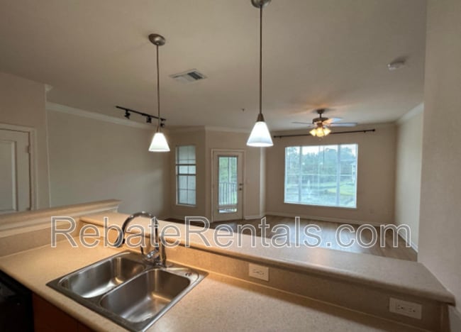 Photo - 8290 Gate Pkwy W Unit 617