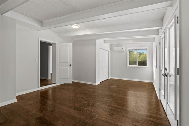 Photo - 2634 Birch St