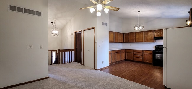 Building Photo - 403 Sycamore Ave Unit 403 Rental