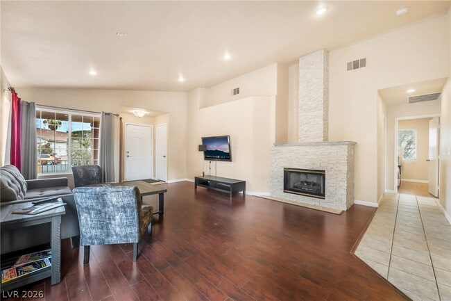 Photo - 920 Ashurst Ct