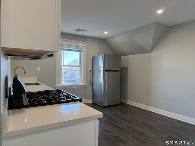 Photo - 7 Burritt Ave