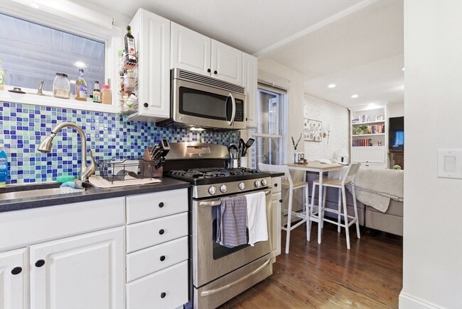 Photo - 245 W Fifth St Unit 4